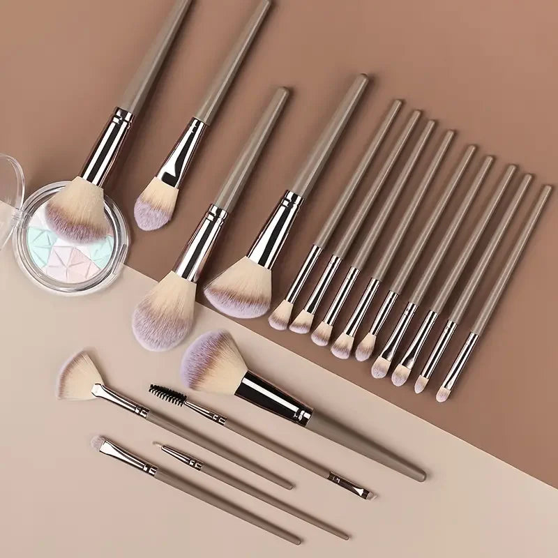 Professional Makeup Brush Set – Soft Synthetic Brushes