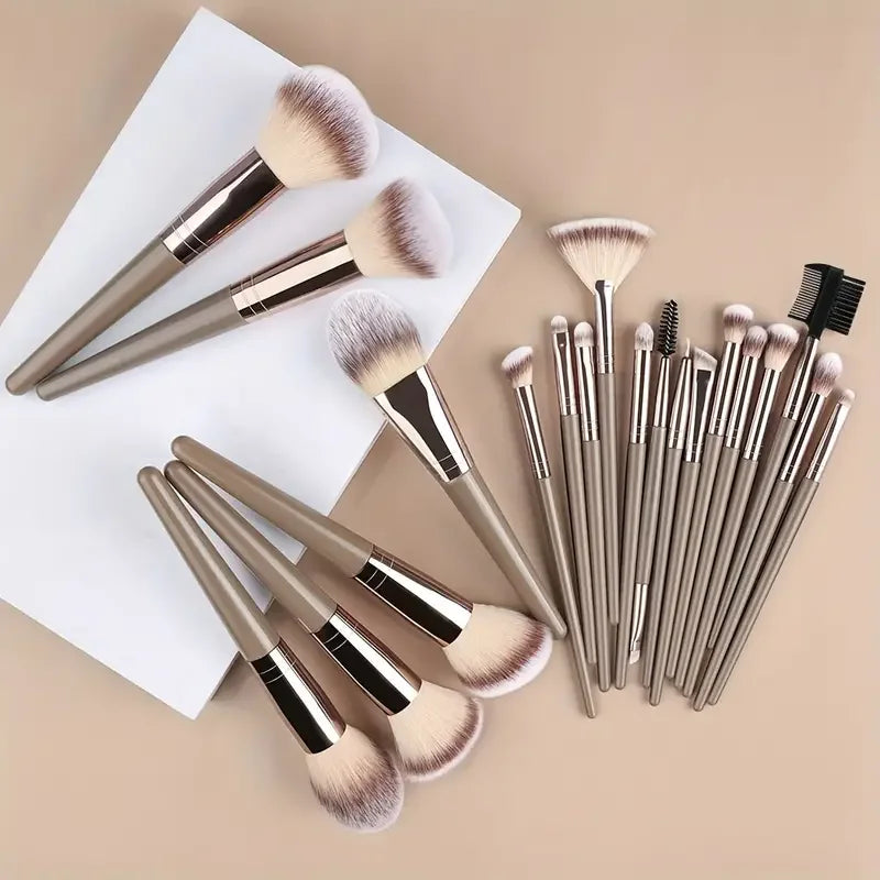 Professional Makeup Brush Set – Soft Synthetic Brushes